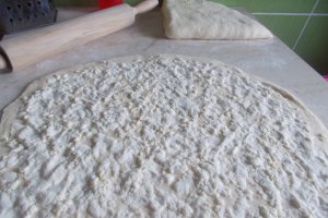 Aperitiv pogacele cu branza de burduf si cascaval