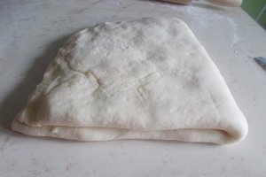 Aperitiv pogacele cu branza de burduf si cascaval