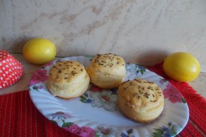 Aperitiv pogacele cu branza de burduf si cascaval
