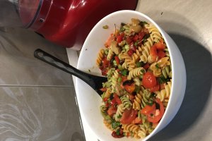 Salata de paste cu legume