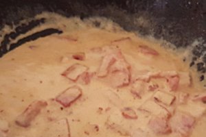 Tortellini cu smantana si prosciutto