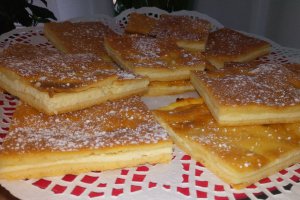 Desert prajitura turnata cu branza