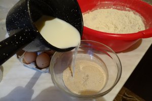 Desert brioche cu crema de vanilie nuca si ciocolata