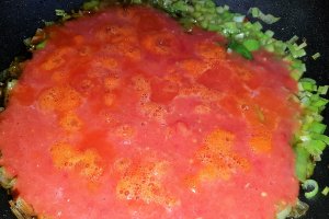 Supa de rosii cu bacon si galuste de gris