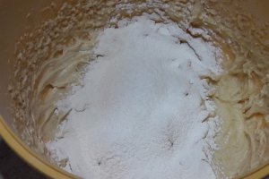 Desert prajitura cu urda, mere si crusta crocanta
