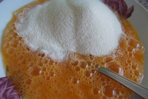 Ciorba de sfecla rosie, cu galuste de gris