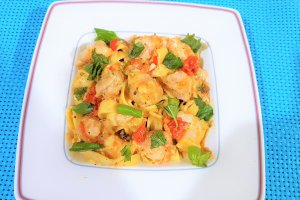 Tagliatelle cu pui si busuioc