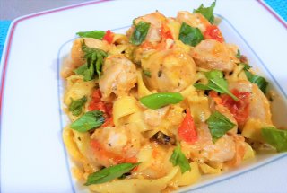 Tagliatelle cu pui si busuioc