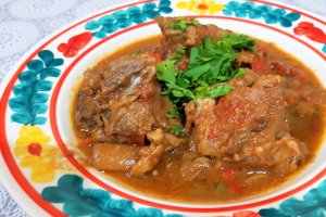 Gulas unguresc de berbecut la Crock-Pot