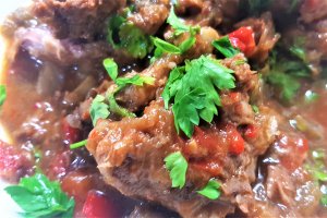 Gulas unguresc de berbecut la Crock-Pot