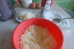 Aperitiv briose cu cascaval