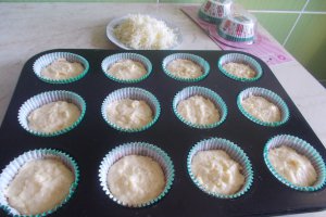 Aperitiv briose cu cascaval