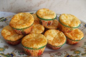 Aperitiv briose cu cascaval