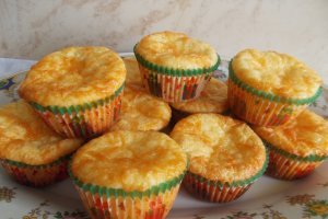 Aperitiv briose cu cascaval