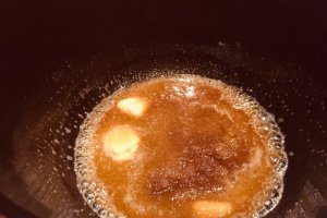 Desert placinta cu mere si gutui cu aluat razuit