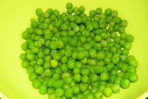 Supa de vacuta, cu mazare verde si galuscute - nr. 250