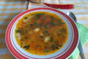 Ciorba de fasole cu leustean