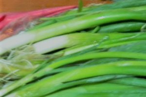 Ciorba de salata verde cu carnati  si parmezan