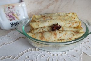Desert clatite de post, cu dulceata de gutui