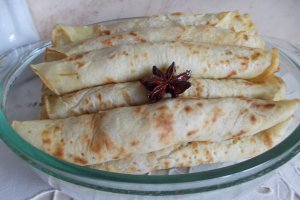Desert clatite de post, cu dulceata de gutui