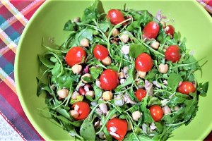 Salata de rucola cu ton si naut