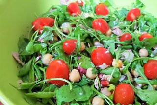 Salata de rucola cu ton si naut