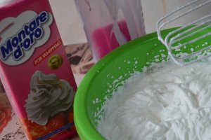 Tort Red Velvet, cu crema de branza si lamaie