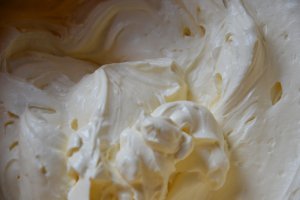 Tort Red Velvet, cu crema de branza si lamaie