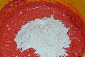 Tort Red Velvet, cu crema de branza si lamaie
