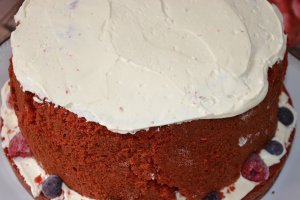 Tort Red Velvet, cu crema de branza si lamaie