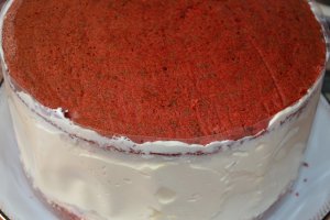 Tort Red Velvet, cu crema de branza si lamaie