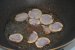 Gnocchi din cartofi mov, cu ghebe sotate si cipsuri-2