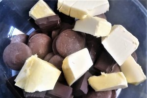 Desert brownie cu nuci