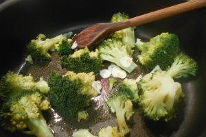 Paste cu sos caju si broccoli