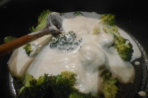 Paste cu sos caju si broccoli