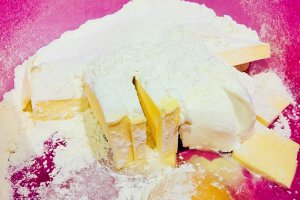 Desert placinta cu branza dulce sarata si aluat foietaj