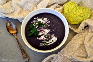 Supa-crema de cartofi violet