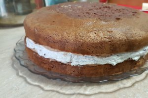 Desert tort cu crema Oreo si banane