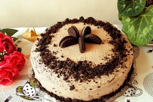 Desert tort cu crema Oreo si banane