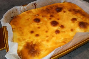 Desert placinta cu crema de branza (fromage blanc)