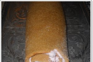 Rulada cu crema de capsuni