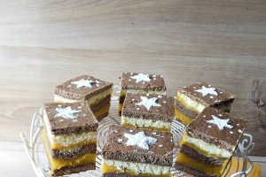 Desert prajitura cu foi, umplutura de dovleac si branza