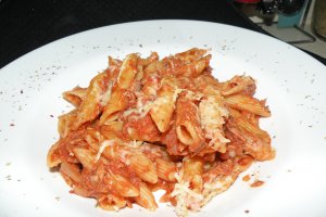 Penne Barilla cu ton si parmezan la cuptor