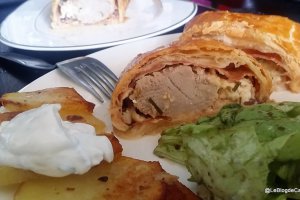 Muschiulet de porc in aluat foietaj