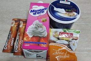 Tort cu crema de mascarpone si cafea
