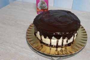 Tort cu crema de mascarpone si cafea
