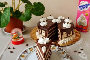 Tort cu crema de mascarpone si cafea