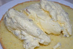 Tort cu mousse de nuci, portocale si fructe de padure