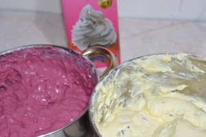 Tort cu mousse de nuci, portocale si fructe de padure