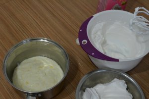 Tort cu crema de lamaie si afine
